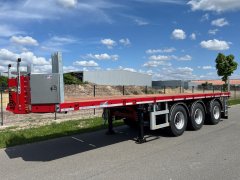 Im Bild zu sehen ein Fahrzeuge für Ballasttransporte